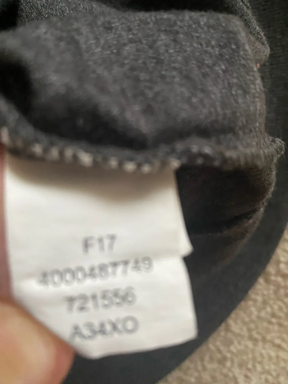 The North Face size small women’s hoodie - Picture 8 of 8